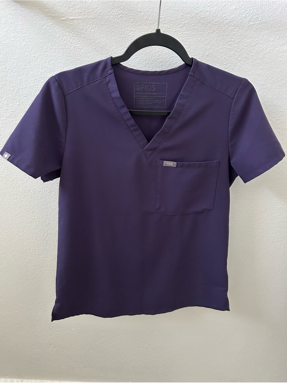 Figs Women's Catarina V-Neck Short Sleeve Scrub Top in Purple Shadow